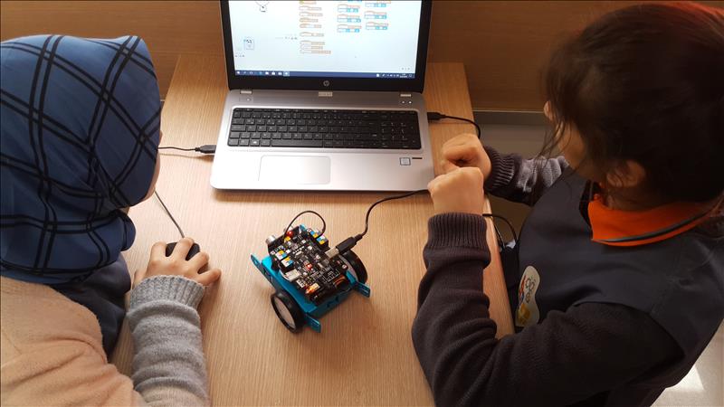 Osmangazi Bursa Çimento Fabrikası Ortaokulu Arduino ile Robotik Kodlama Çalışmaları