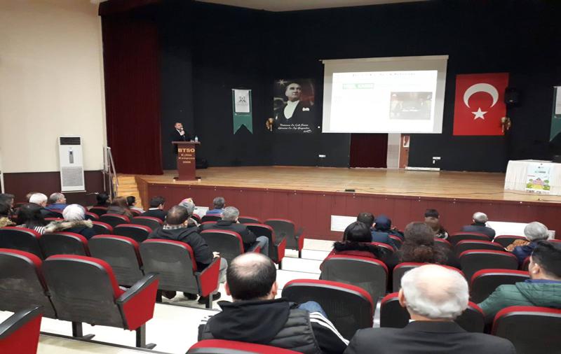 Osmangazi ilçesi yeşil karne eğitimi Sıfır Atık Projesi uzmanı Vesim Arslan tarafından verildi.