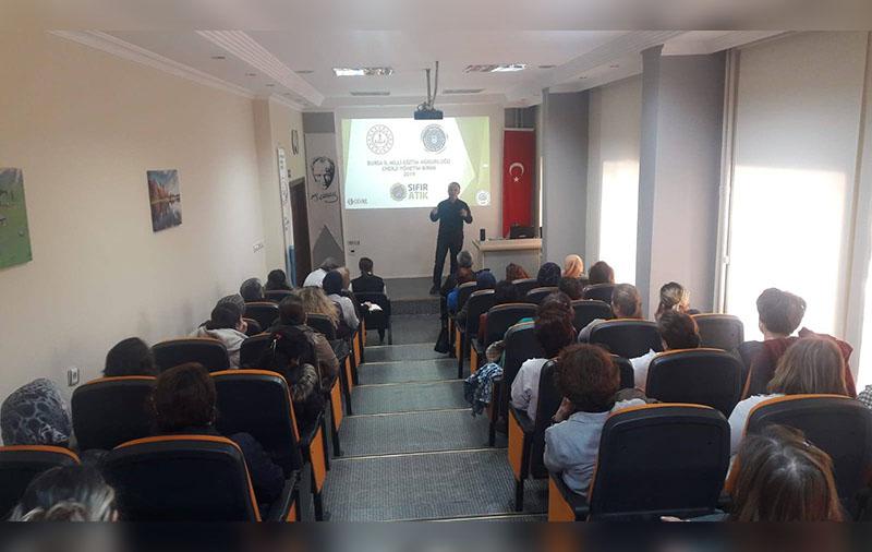 İlçe Enerji Yöneticisi Sayın Ahmet ÖZBEY tarafından  Sıfır Atık Projesi bilinçlendirme eğitimi verildi.