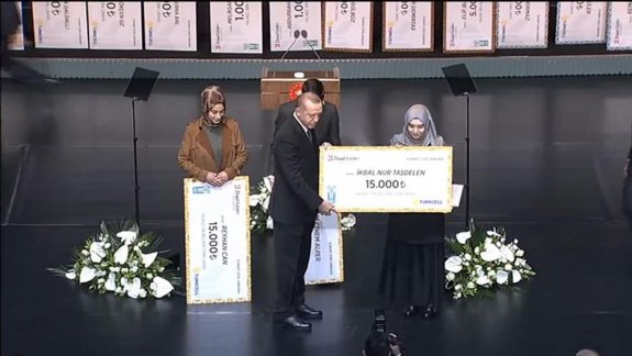 Öğrencimiz Liseliler Destanı Yazıyor Yarışmasında Türkiye Birincisi Oldu