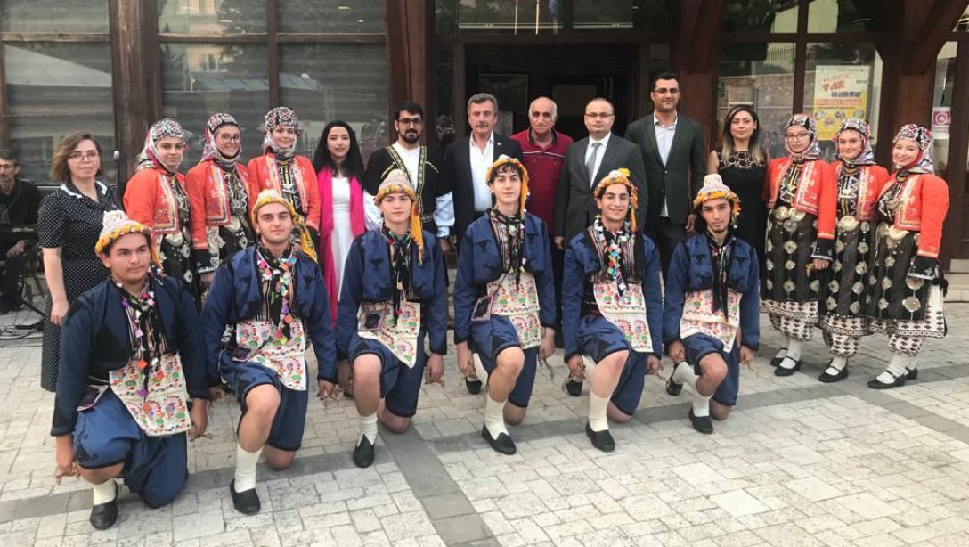 'TÜRKİYE -AZERBAYCAN YAZ OKULU PROJESİ' KAPSAMINDA ORTAK DEĞER KÜLTÜR GECESİ DÜZENLENDİ